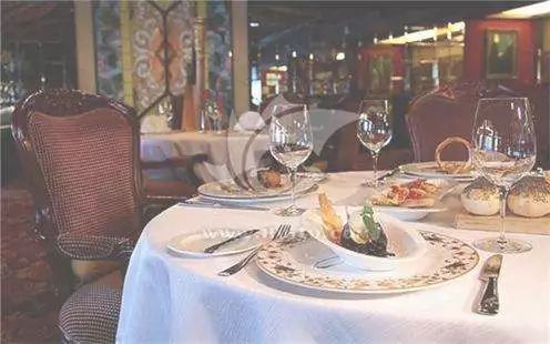 商务宴请简单英语情景对话,英语商务饭局的情景对话