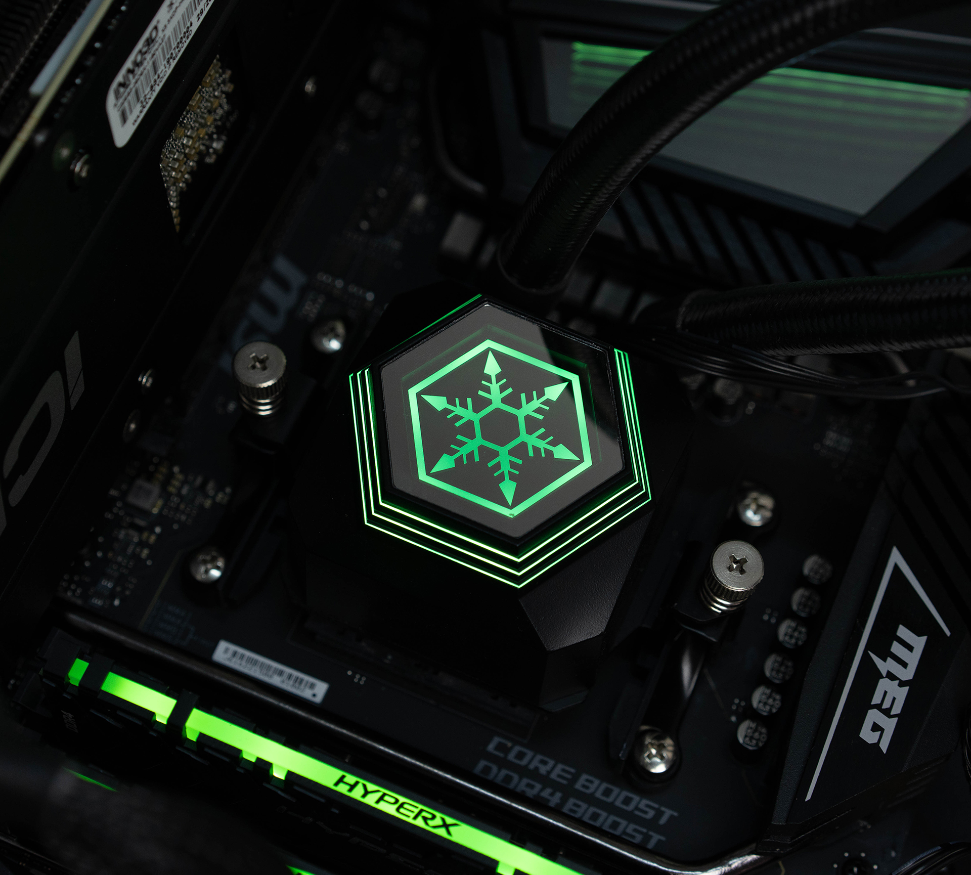 银欣360水冷散热器,压制12代处理器的水冷