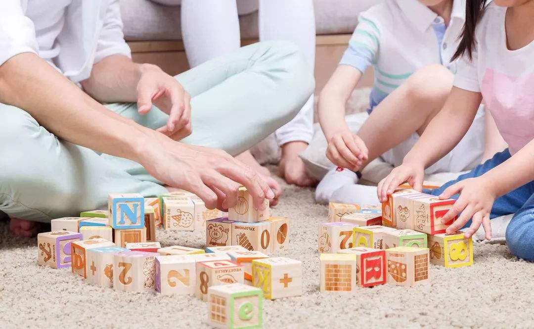 儿童数学启蒙大于号的学习法,别再逼孩子学习了