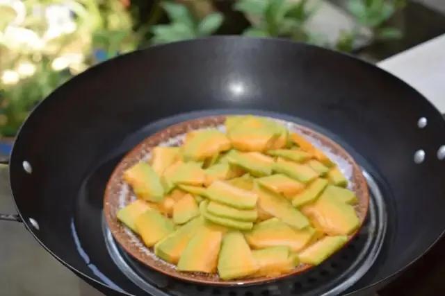 做南瓜饼能不能不加糯米粉加面粉,做南瓜饼时加糯米粉太软了