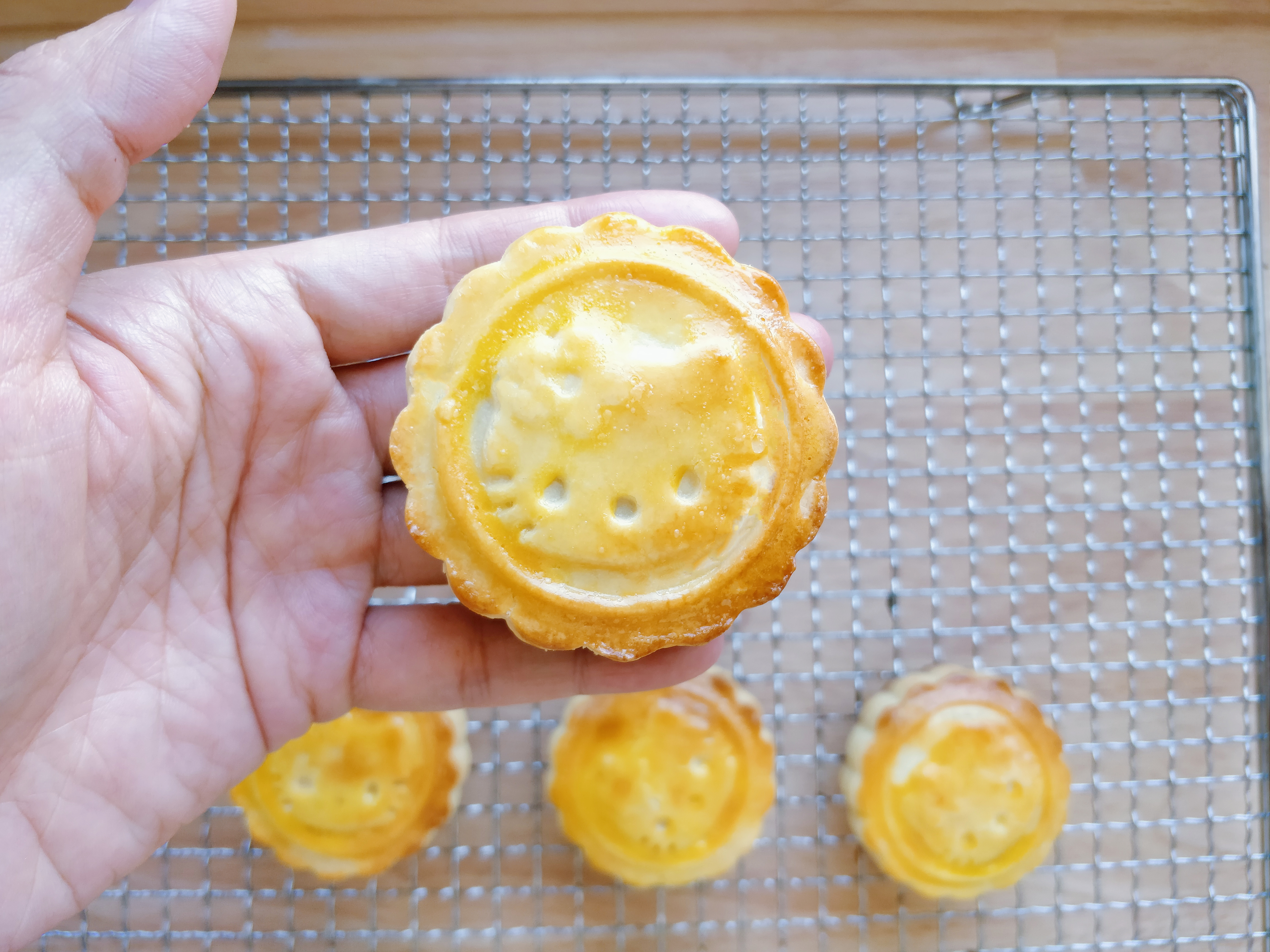 酥皮奶黄流心月饼私房配方分享,美心流心奶黄月饼6个装36元一盒