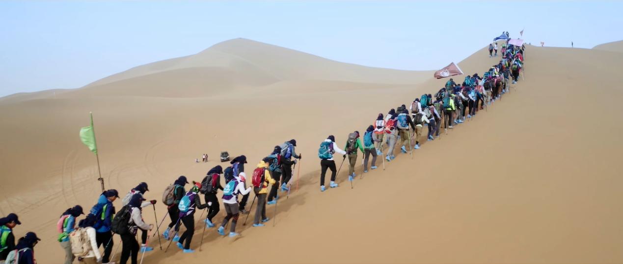 腾格里沙漠穿越,一群不辞辛苦的治沙人