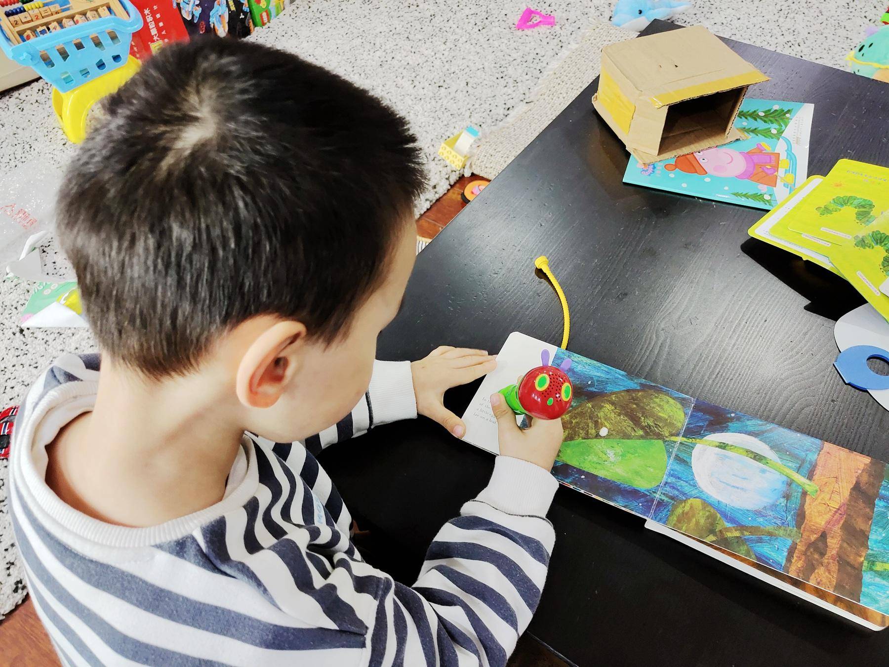 欢乐学习，共同成长，小彼恩WIFI版毛毛虫点读笔英语启蒙