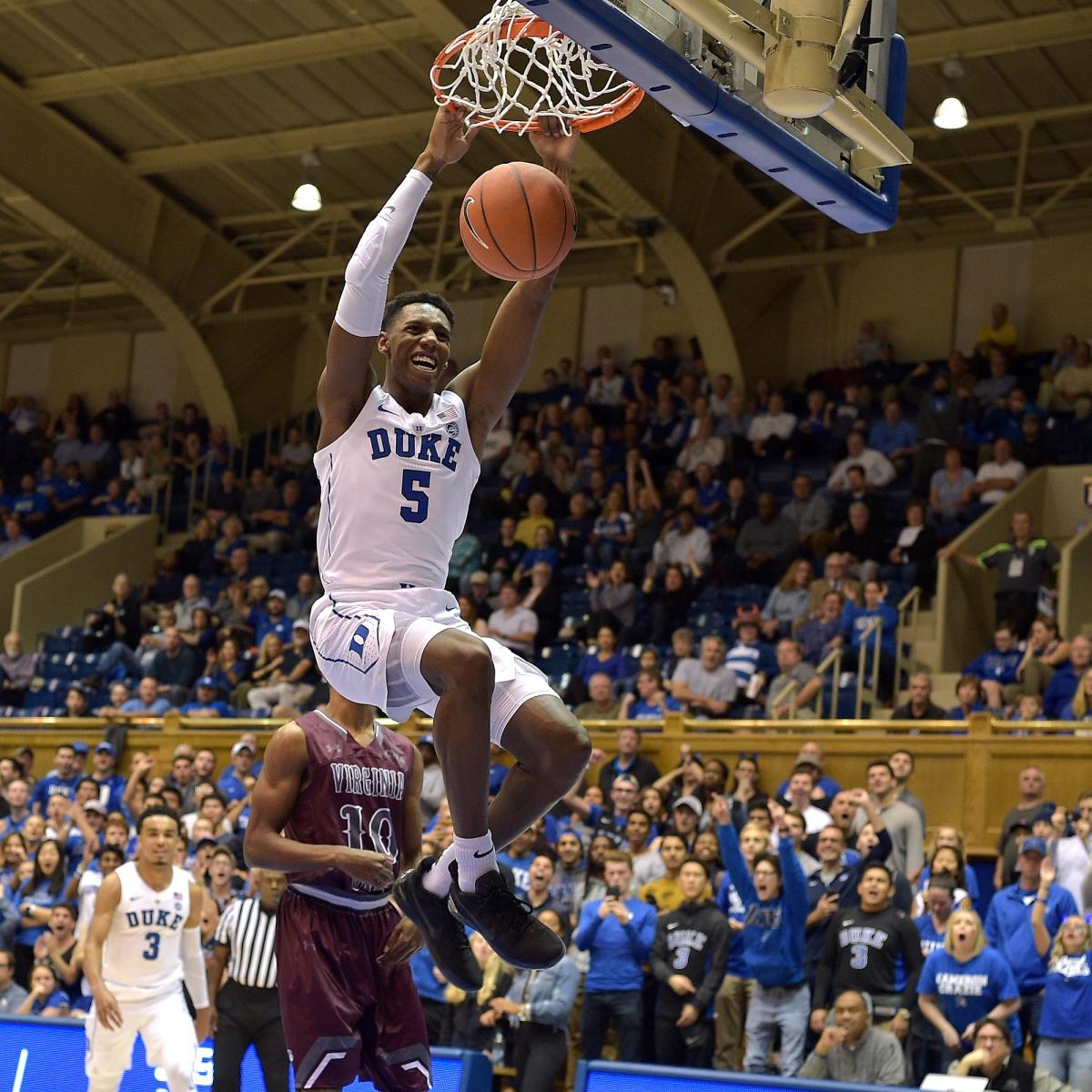 教父是纳什，室友是蔡恩，还没进NBA就击败美国成就世界冠军