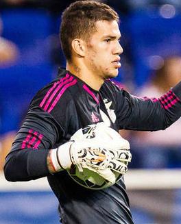 库尔图瓦是现役最强门将吗,足球守门员库尔图瓦十大逆天扑救