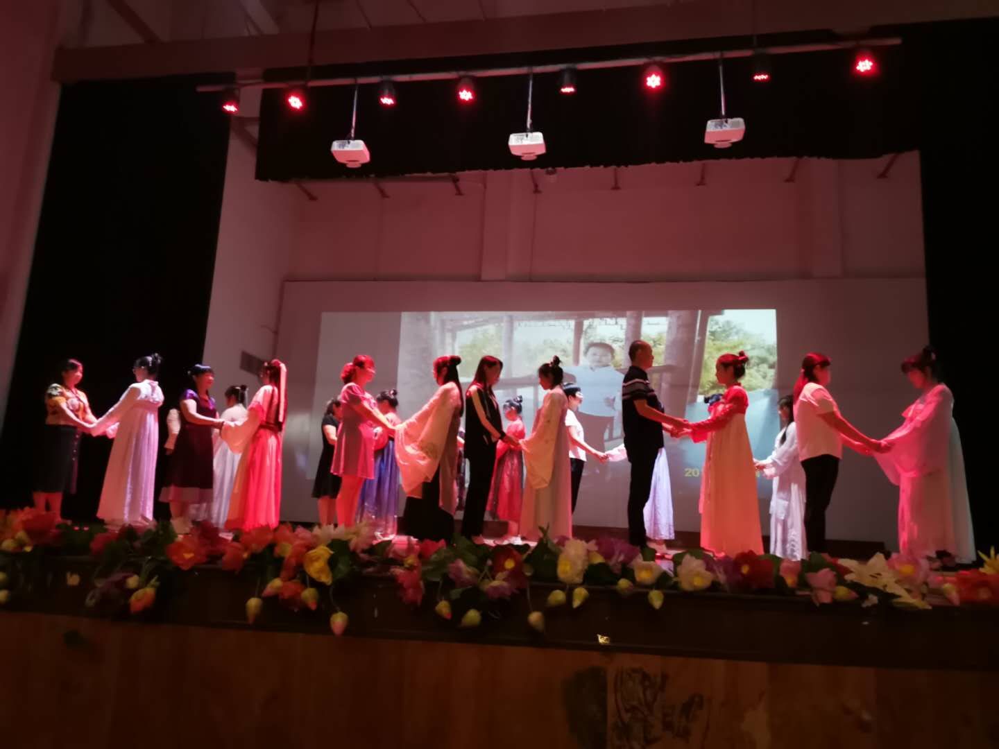 济南世纪英华实验学校2019,世纪英华实验学校毕业典礼