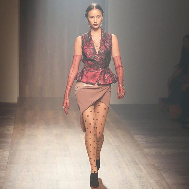 花心的泰国国王小女儿惊艳！遗传母亲盛世美颜，才貌双全不输王后