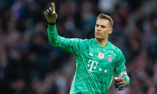 揭秘！因一次迟到成为门将，离开前遭受球迷掌掴，门卫第一人