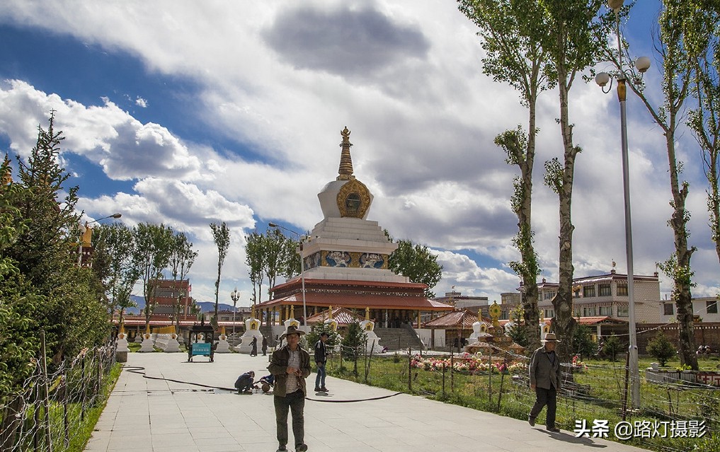 你见过凌晨四点钟的布达拉宫吗,布达拉宫是在四川甘孜吗