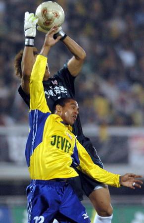 重温赛事-北京连胜，青岛垫底，2004年中超联赛（第18轮-第19轮）