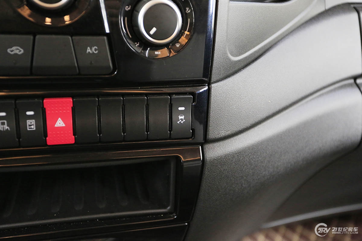 中天房车新季风畅游款,最新版的大通t型房车价格