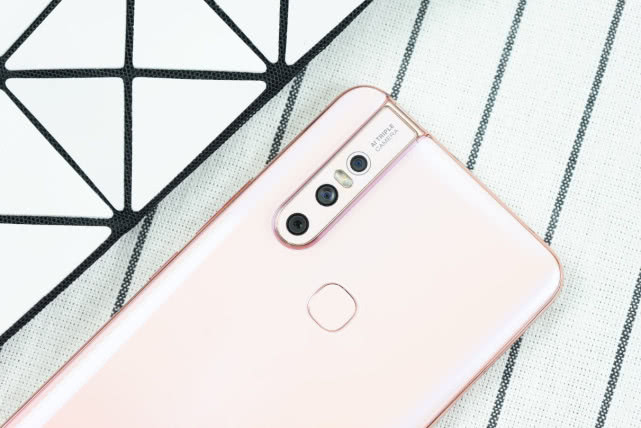 vivos10是全面屏的吗,vivos1真实测评视频