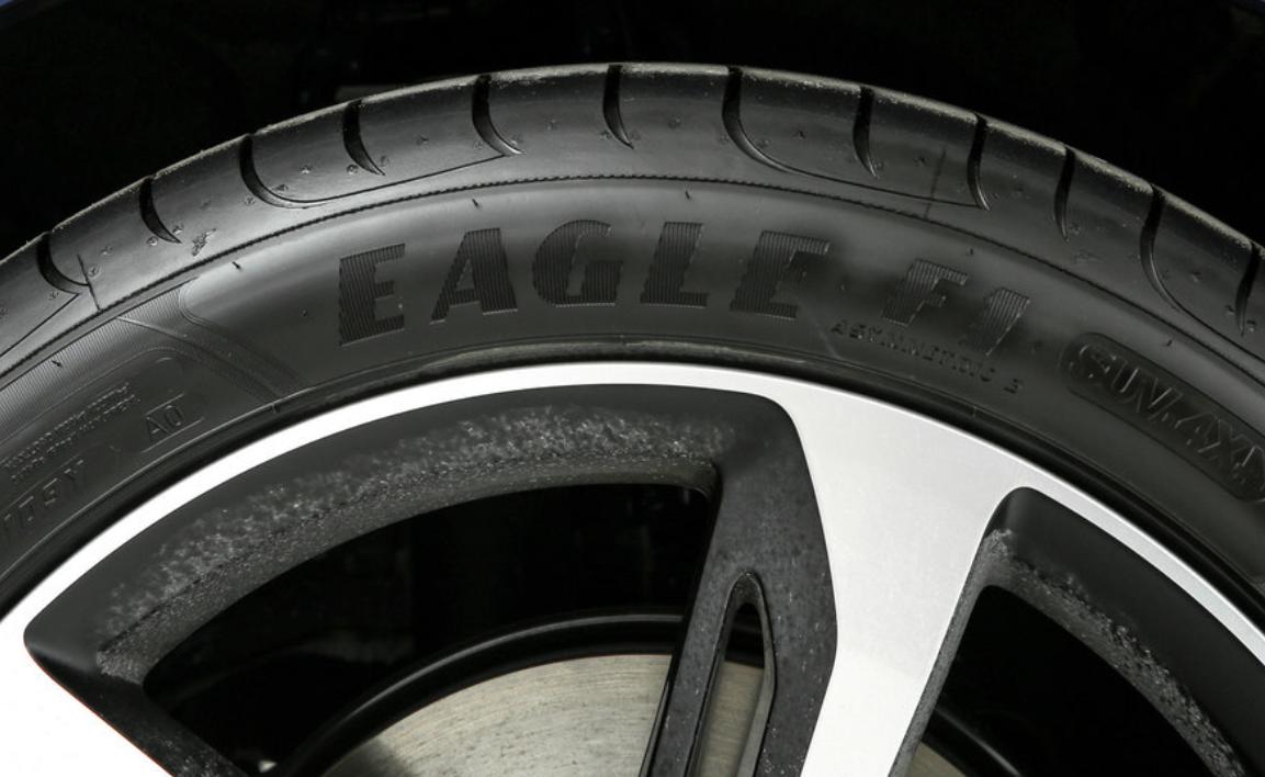 奥迪q7三联屏,奥迪q7中控改三联屏