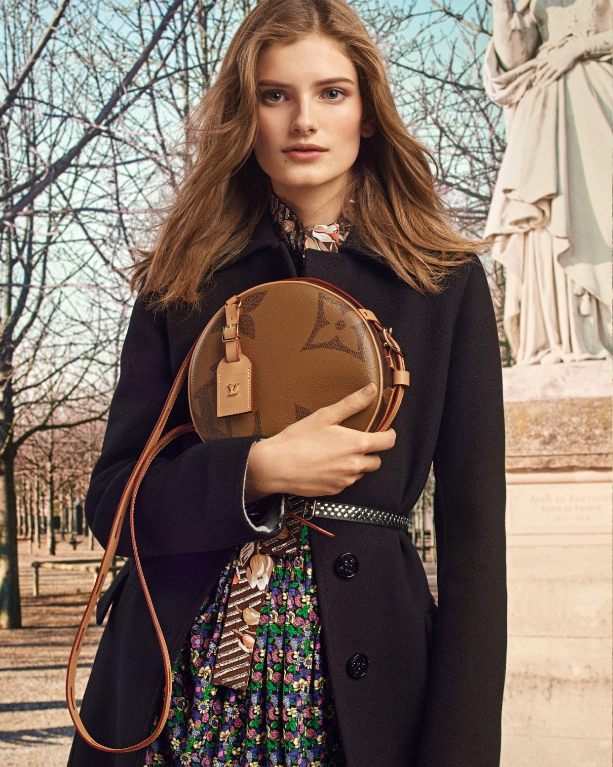 lv经典款包包哪一款适合配运动服 (lv train monogram白色透明款)