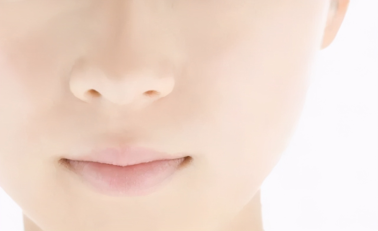 鼻子毛孔粗大怎么快速解决,鼻子毛孔粗大怎么变小一点