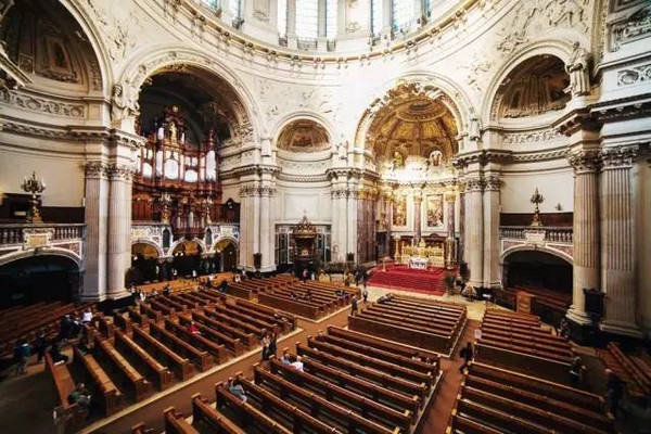 瑞士人都很有钱为何不会通货膨胀,瑞士人富得流油