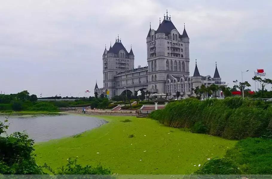 中国高速服务区，被忽略的...万亿生意