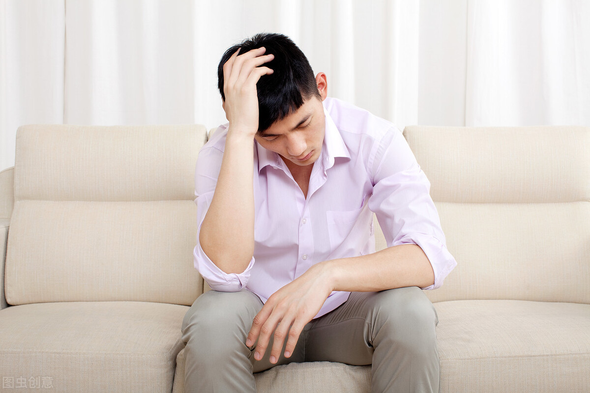 男人对爱自己的女人狠心分手,男人甩了对他全心全意的女人