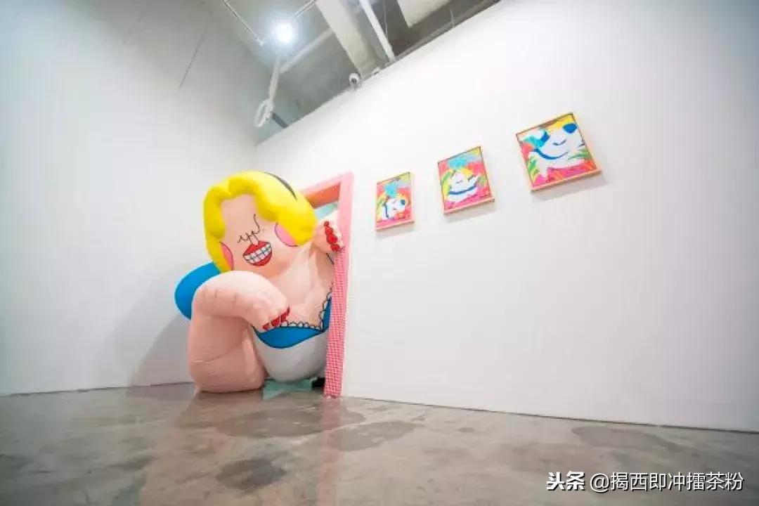 过分美丽！圣诞灯饰点亮香港：泰迪熊、比卡超、布丁狗陪你过圣诞