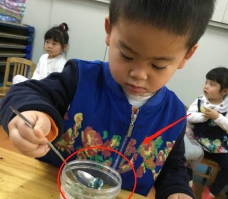 小儿误吞弹珠怎么办,三岁小孩误吞玻璃弹珠怎么办