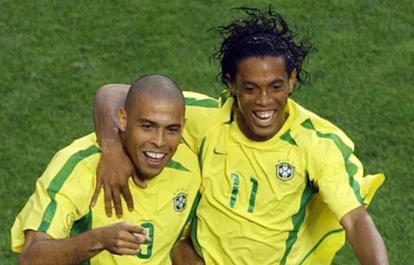 小罗的足球生涯,真正的快乐足球