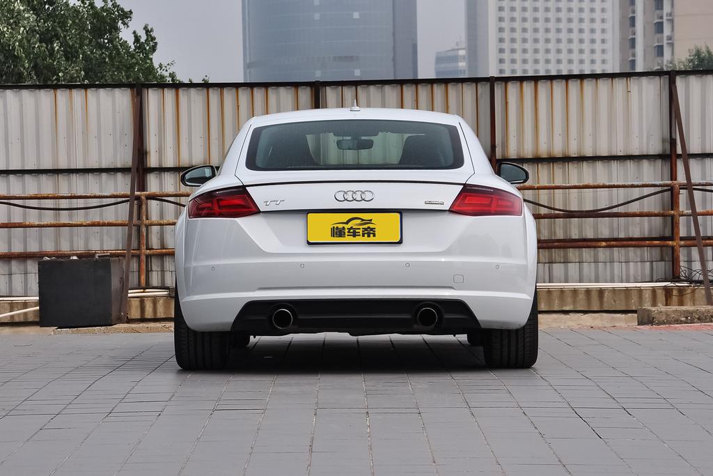 奥迪tt科比,科比的凯雷德和奥迪tt