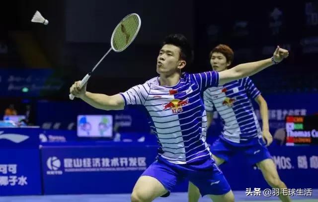 羽毛球业余双打实战技巧,羽毛球双打发球违例