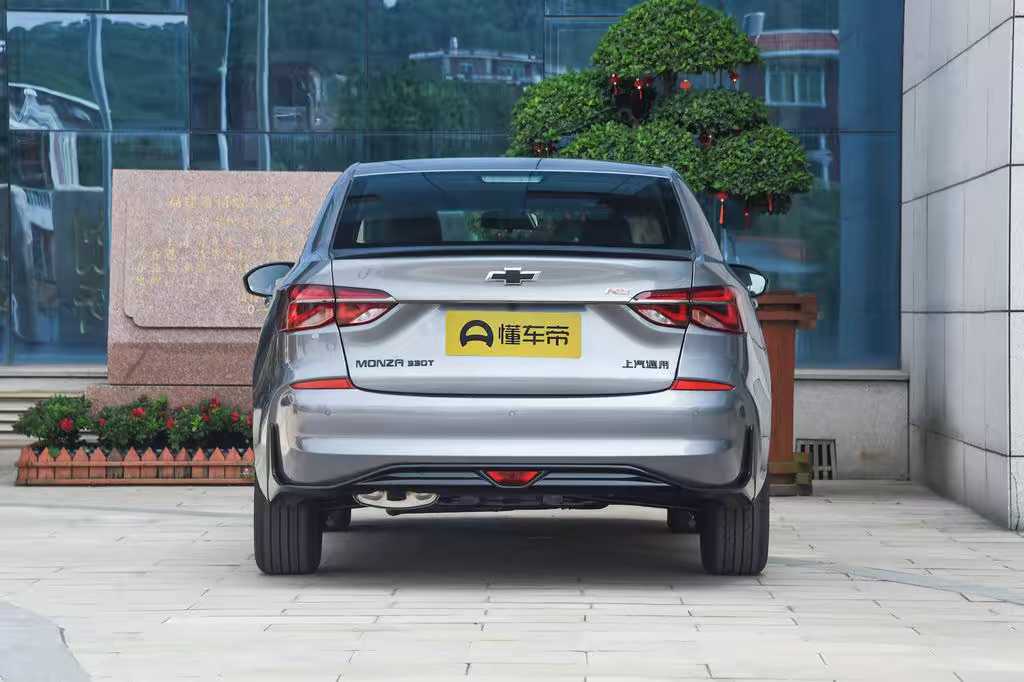 雪佛兰科鲁泽1.0t轻混试驾视频,有颜有实力测试雪佛兰科鲁泽