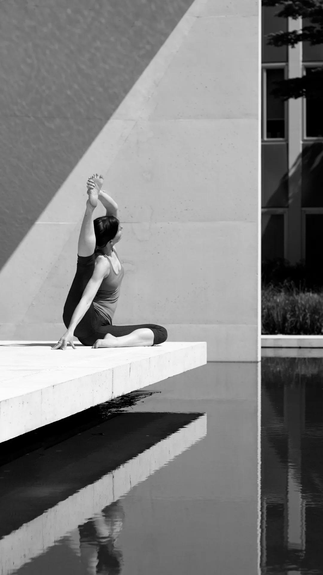 练瑜伽的最佳时间是什么年龄呢,练瑜伽应该多大年纪开始最合适