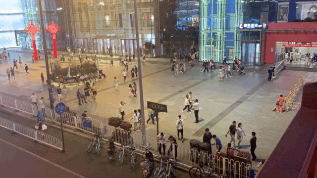 西安一个小网红,西安一个高高瘦瘦的网红