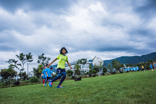 为梦想而努力青少年足球活动昆明,昆明少年足球训练营