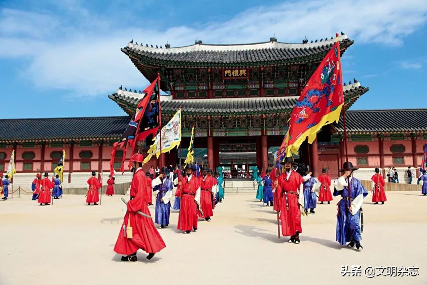 近20年韩国服饰风格,一衣带水服装