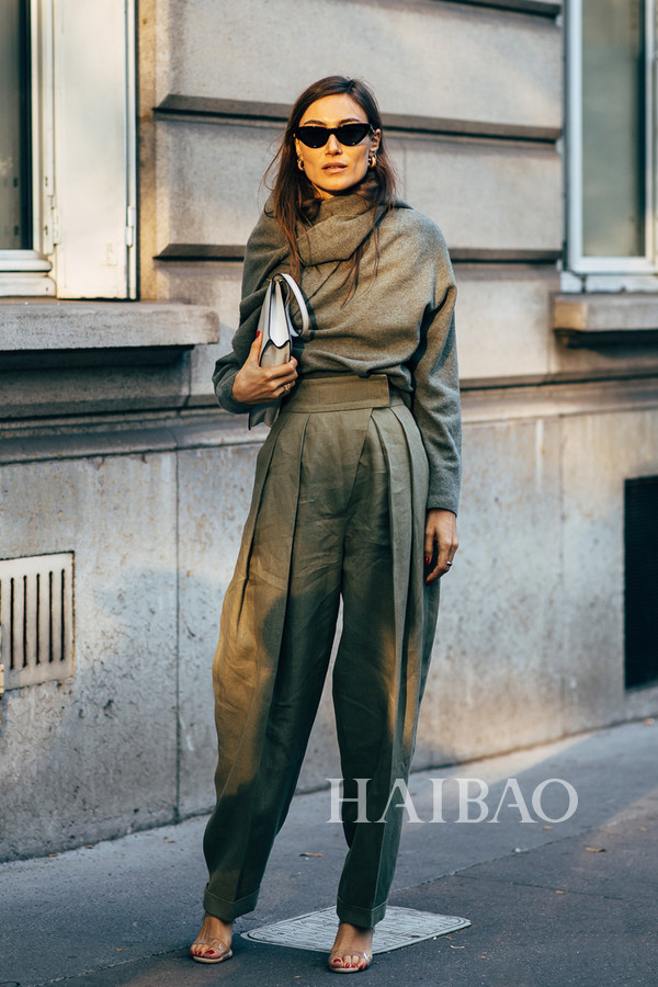 冬季毛衣如何叠穿显高级,宽松毛衣叠穿搭配