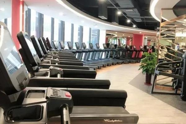 您护人民生命安全，我们愿您身体健康——成都健身机构感恩抗疫天使