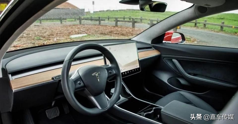 厉兵秣马后发制胜ID.4CROZZ领衔传统豪门电动化强势*攻反**