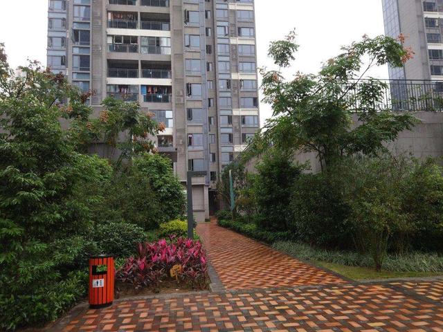 商铺租不出去做什么生意好呢,现在做生意商铺是租还是买划算呢