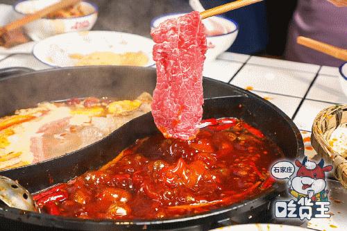 网红“爸爸”终于来了!1分钟就能吃的牛排火锅,连锅底都有肉