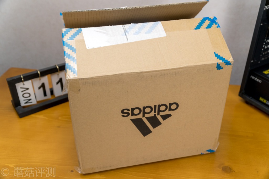 阿迪ultraboost22黑蓝,阿迪supernova和ultraboost