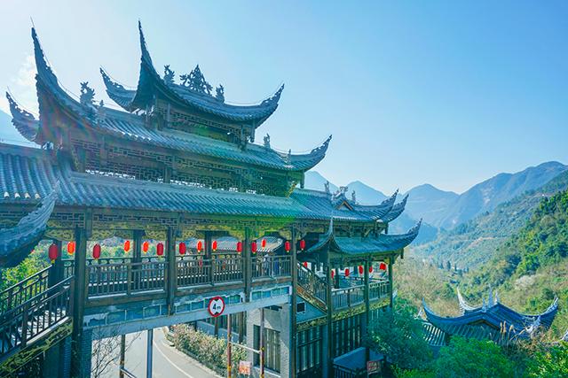 重峦叠嶂悬崖峭壁图片,重峦叠嶂连绵起伏仿佛人间仙境