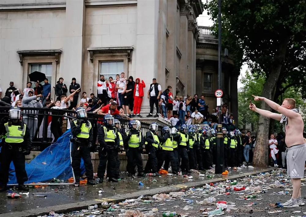 六大恐怖现象,足球史上十大暴力球