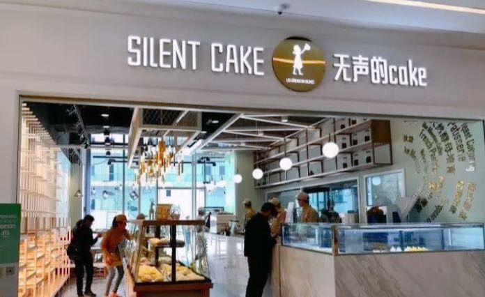 这个车行洗车速度慢10多分钟,但来过的客人都成了回头客