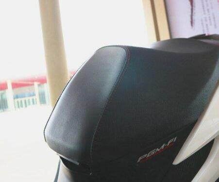 新大洲本田颜值高,新款新大洲本田裂行125踏板摩托车