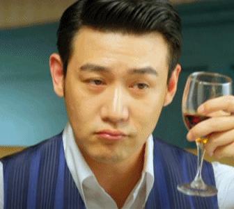 两个月前的边线球未解，现在又来个乌龙球！中国队，求你别急了