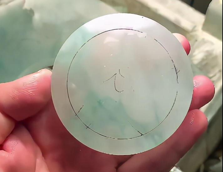 全是裂的沙枣青籽料,全是裂的珠宝