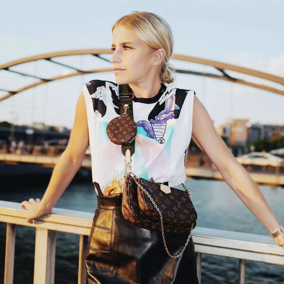 买一送一套包,买一赠一背包