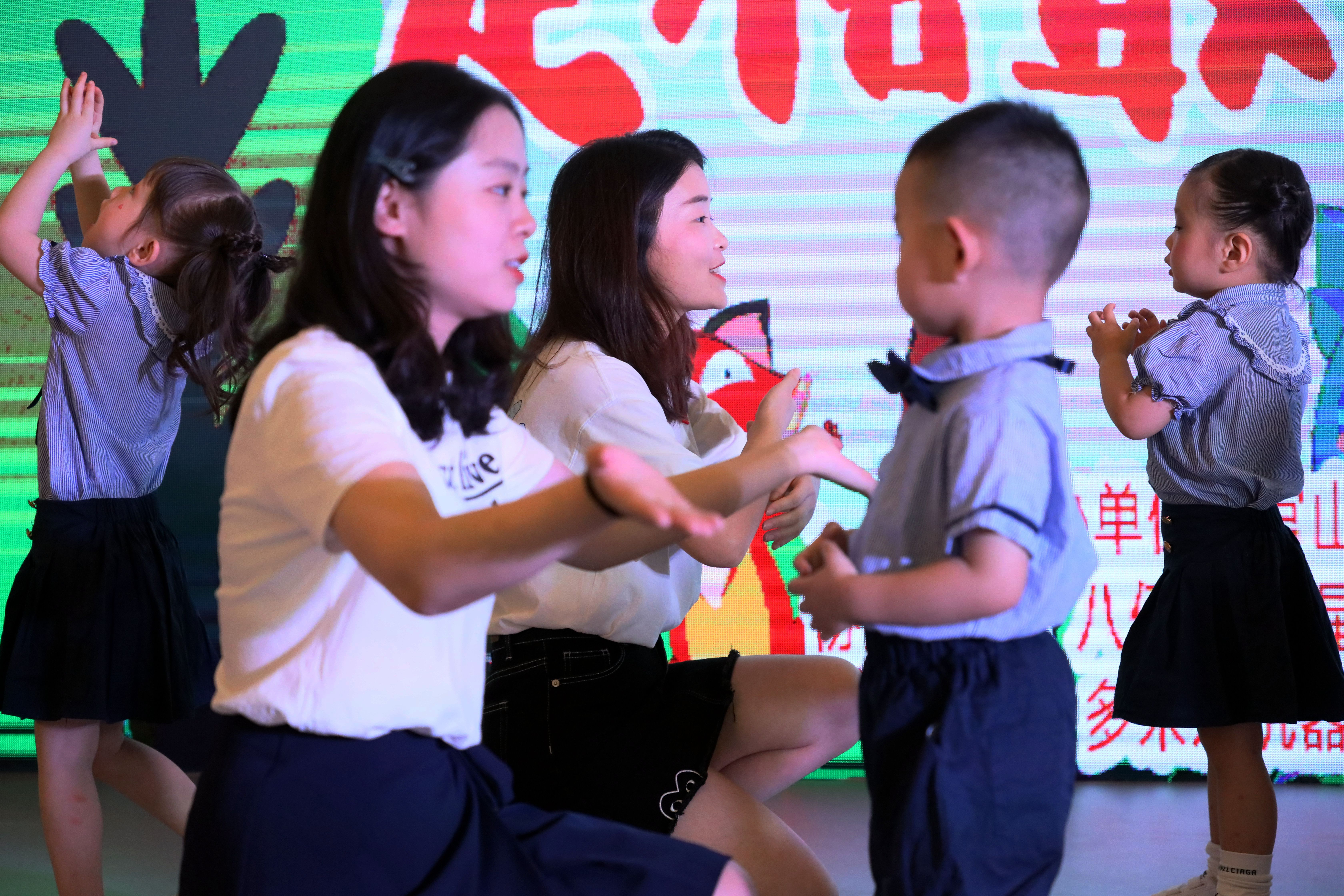 安徽芜湖:定格最美的时光!“智汇有你,多姿多彩”升学典礼举办