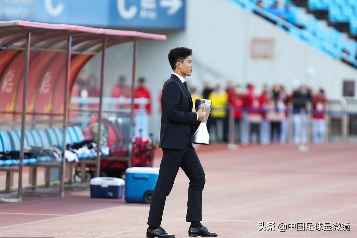 郑智转型足球教练,郑智出任广州恒大助理教练视频