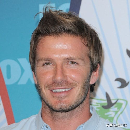 再看看*贝克汉姆的发型变换发型改“脸”