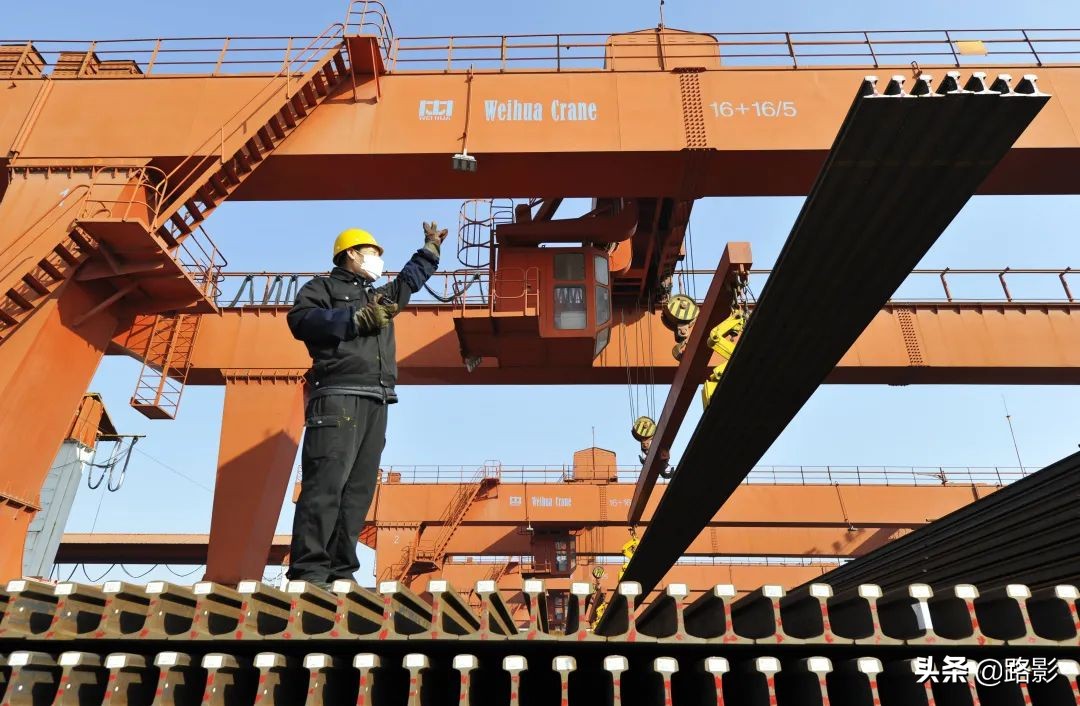 抗击疫情守护平安摄影征稿,战疫情保春运铁路警察在行动