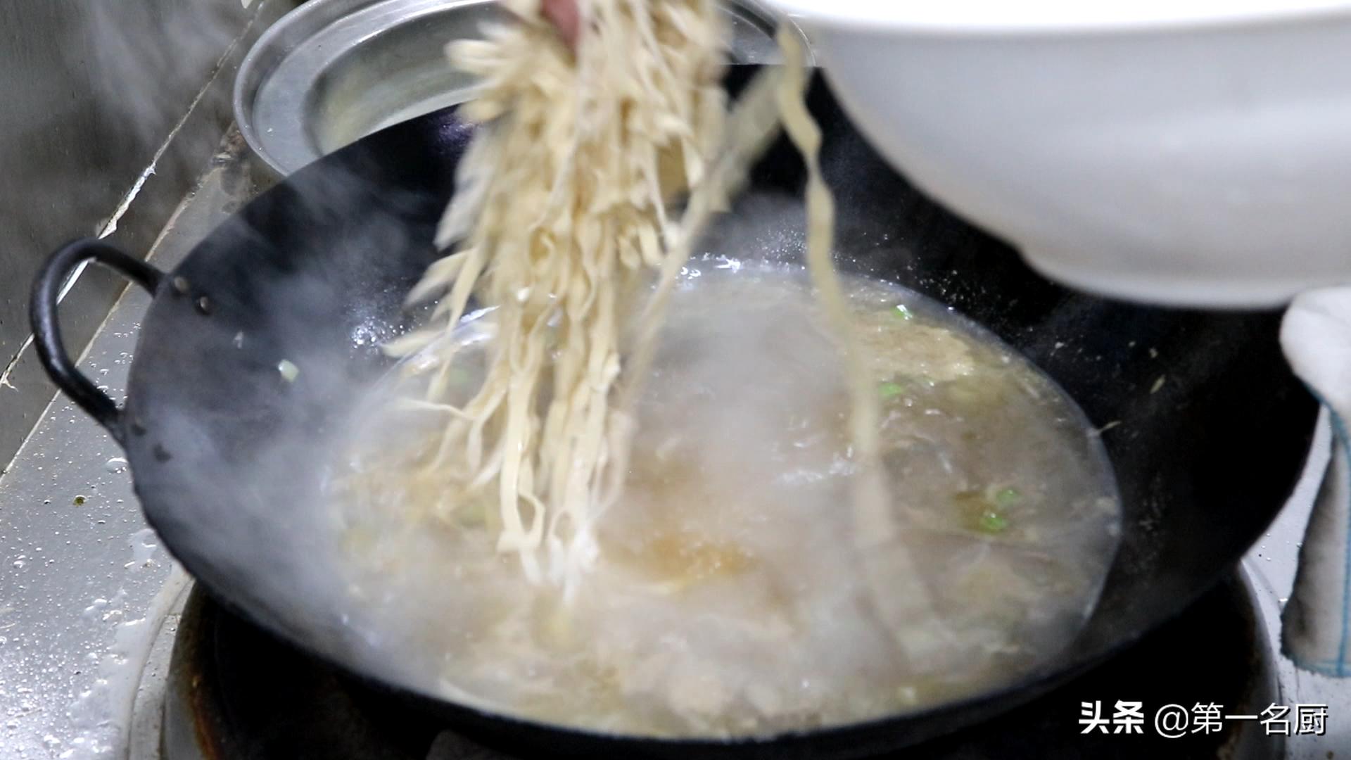 河南肉面条汤面条,河南面食糊汤面